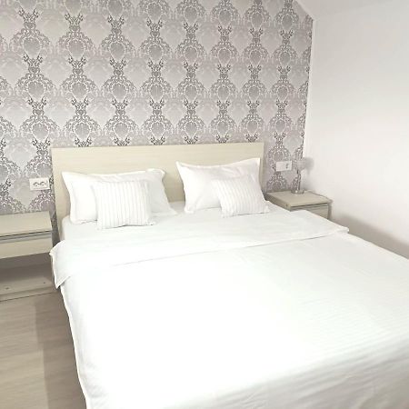 CălimăneştiCasa Luisaアパートメント エクステリア 写真